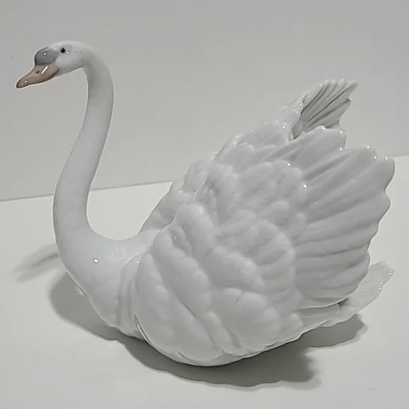 LLADRO Vintage Porcelain White Swan Handmade in Spain - Picture 7 of 8